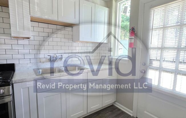 2 beds, 1 bath, 752 sqft, $995, Unit 1300-5