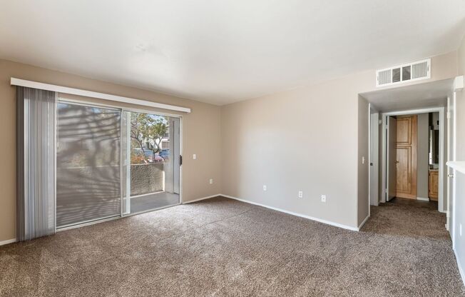 Beautiful, upgraded 2 bd/2ba condo located in the heart of the Whitney Ranch area!
