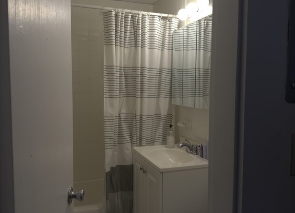 23 Inman St Apt 3