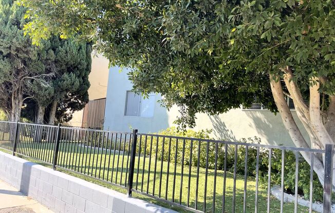 San Vicente Properties (4757, 4761 & 1381 Keniston)