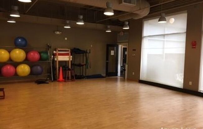 Studio, 1 bath, $1,830, Unit Apt S325