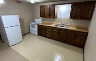 3 beds, 1 bath, $775, Unit 2