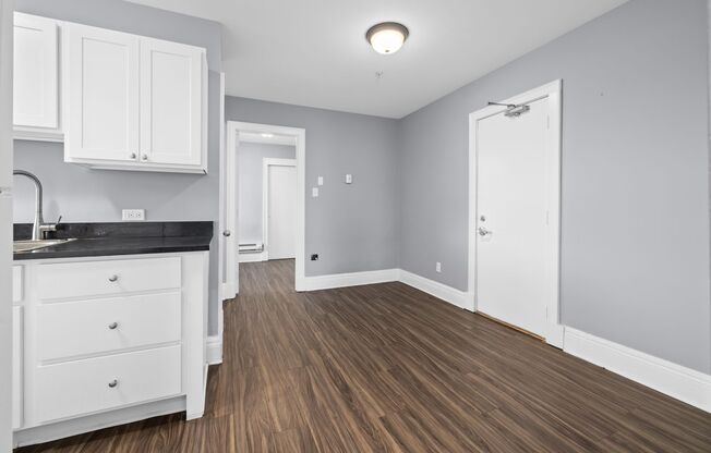 2 beds, 1 bath, 613 sqft, $1,250, Unit GH-07