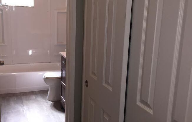 1 bed, 1 bath, 755 sqft, $925, Unit 19