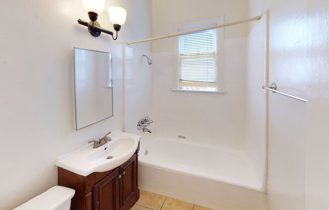 Studio, 1 bath, 425 sqft, $1,595, Unit 404