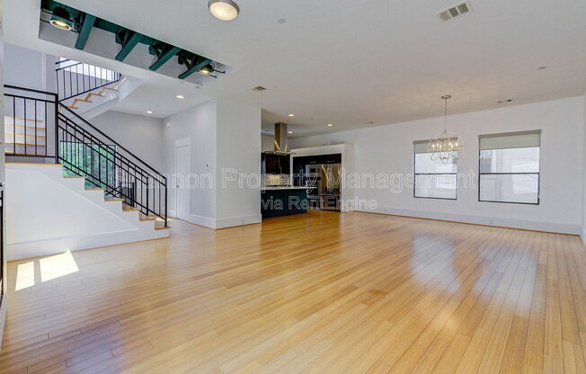 113 TUAM ST