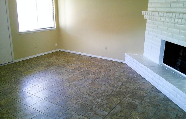 Adorable Single Level Eastside Duplex With Evaporative Air Located In Quiet Neighborhood