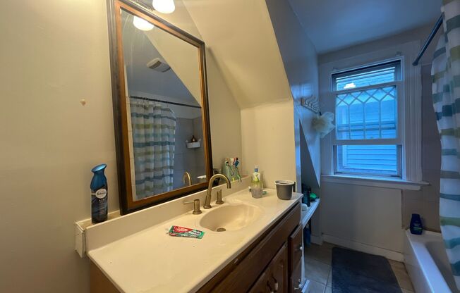 3 beds, 1 bath, 1,011 sqft, $2,500, Unit 19 Woodland St. - 3rd Fl