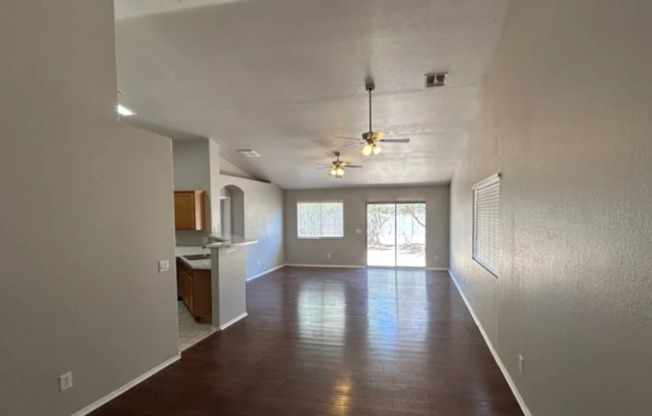 8341 W SURREY AVE