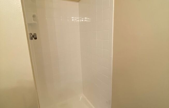 2 beds, 2 baths, 1,000 sqft, $1,975, Unit 14229 #304