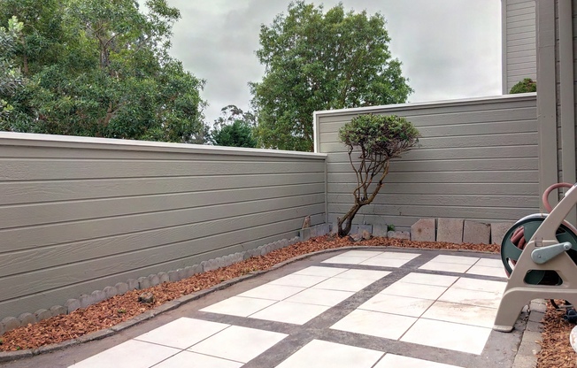 Newly Remodeled - 2 Bed 2.5 Bath Daly City Townhome @ Village in the Park