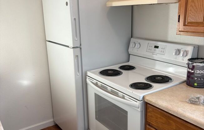 Modern Studio & 1-Bedroom Apartments in Convenient North Aurora Location