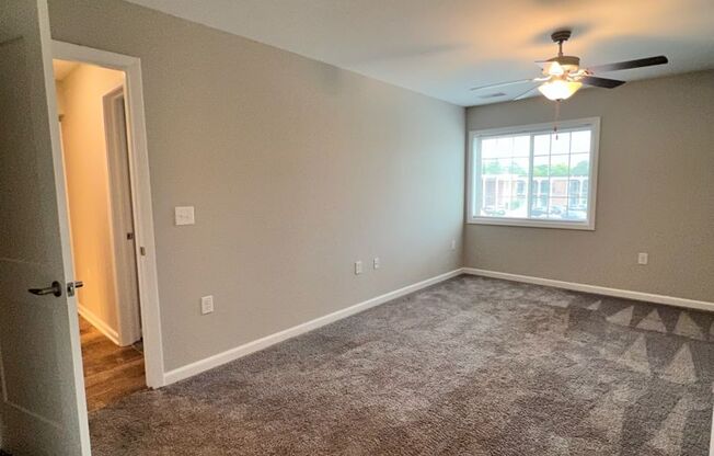 2 beds, 1 bath, 1,000 sqft, $980, Unit H 211