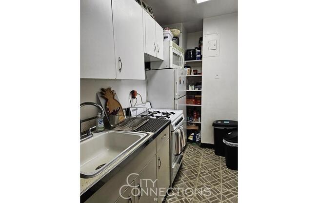 2 beds, 1 bath, $3,500, Unit 4-F