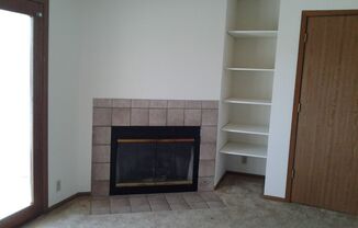 1 bed, 1 bath, 861 sqft, $885, Unit 2727-305