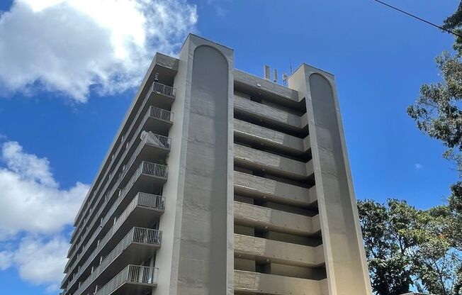 Spacious 1 bed, 1 bath, 1 parking Condo with a huge-covered lanai located in Wahiawa!