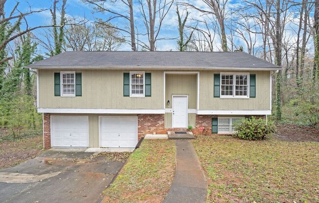 Large 4 Bedroom 2.5 Bath Home with 2 Car Garage