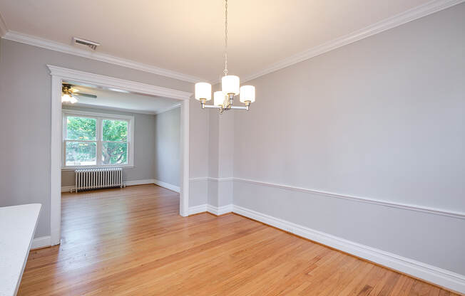 229 BRYANT ST NE