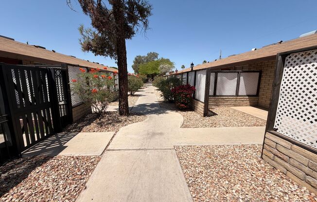 1 bed, 1 bath, 570 sqft, $899, Unit 16621-34