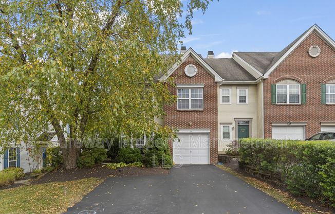 221 VLY FRG LOOKOUT PL