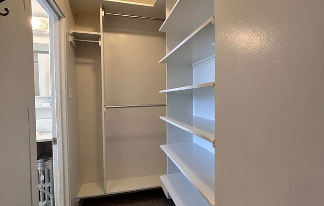 Studio, 1 bath, 241 sqft, $1,280, Unit 705
