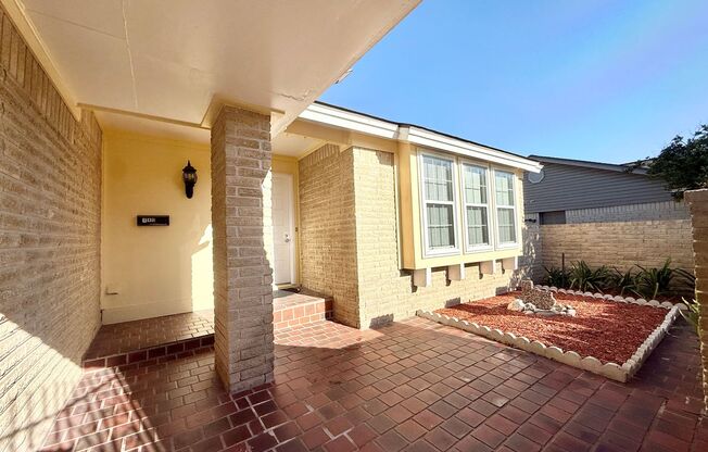 Spacious 2-story 3/2/2 home well maintained Kirkwood subdivision (Southbelt)