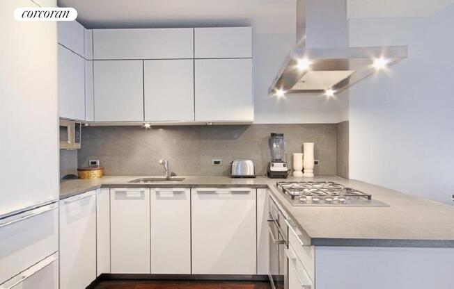 1 bed, 1.5 baths, 1,066 sqft, $7,070, Unit 680