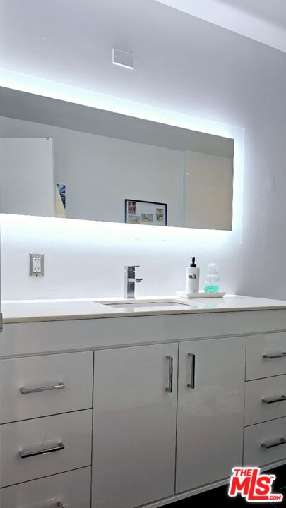 1 bed, 1 bath, 840 sqft, $3,300, Unit 710