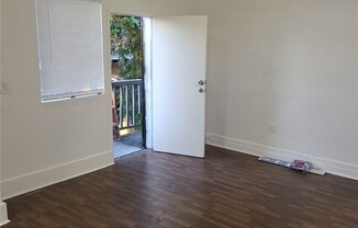 127 N BURLINGTON AVE