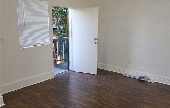 127 N BURLINGTON AVE