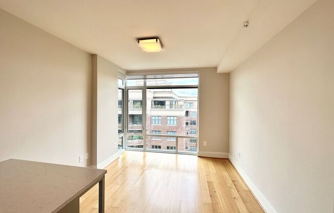 1 bed, 1 bath, $2,800, Unit 512