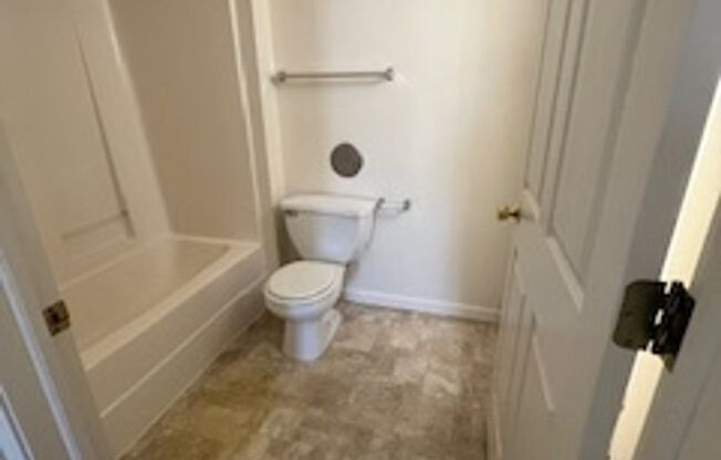 2 beds, 2 baths, 1,080 sqft, $1,209, Unit 40