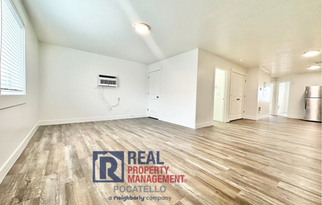 3 beds, 1 bath, 1,000 sqft, $1,025, Unit #1