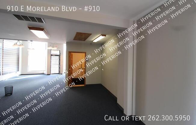 910 E MORELAND BLVD