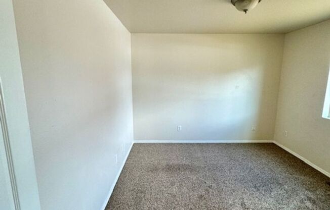 3 beds, 1 bath, $2,000, Unit UNIT D