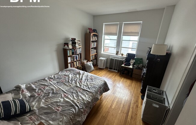 2 beds, 1 bath, $2,900, Unit 12
