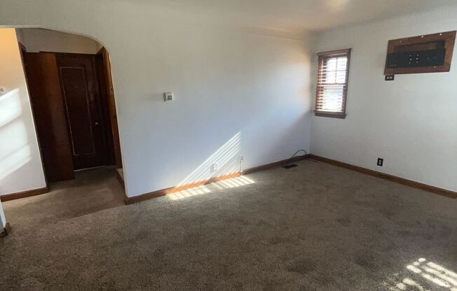 3 beds, 2 baths, $1,250