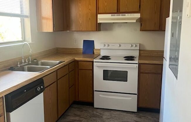 1 bed, 1 bath, 640 sqft, $980, Unit 175K