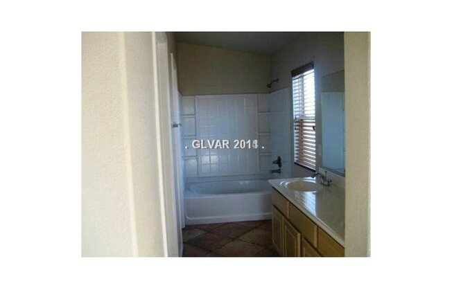 2 beds, 2 baths, $1,700