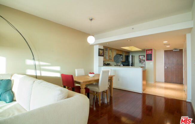 1 bed, 1.5 baths, 959 sqft, $4,495, Unit 719