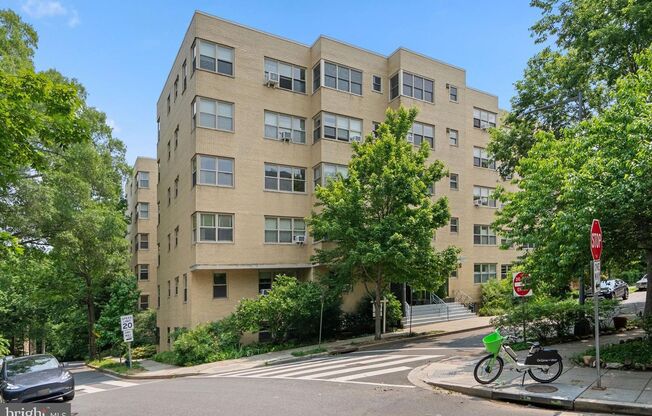 Adams Morgan/Mount Pleasant One Bedroom W/All Energy Utilities Included!