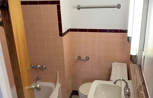 1 bed, 1 bath, 690 sqft, $765, Unit 617