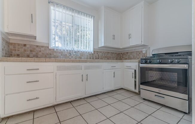 1 bed, 1 bath, $2,195, Unit 4042D