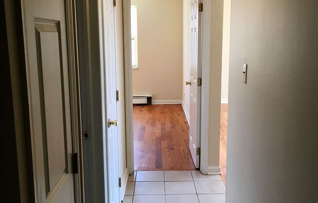 1 bed, 1 bath, 650 sqft, $795, Unit 950-23