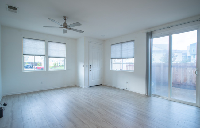 Amazing Natomas 3/2.5 - Waiting For You! Please reference entire ad for viewings!