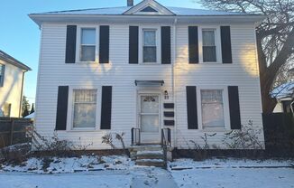 Spacious lower level 2 bedroom