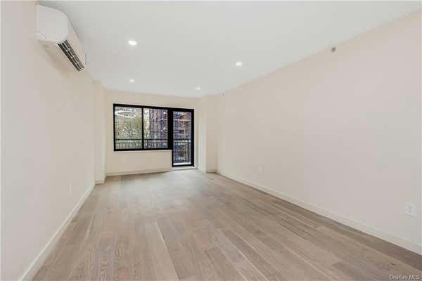 1 bed, 1 bath, 943 sqft, $2,933, Unit 5B