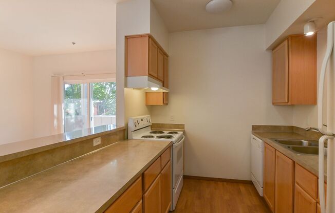 2 beds, 1 bath, $1,700, Unit 206