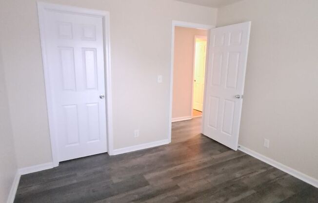 2 beds, 1 bath, $1,125, Unit 205