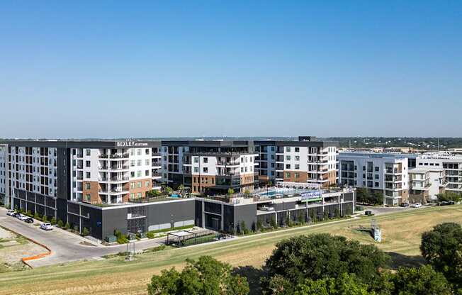 Studio, 1 & 2 Bedroom Apartments in Downtown Fort Worth, TX